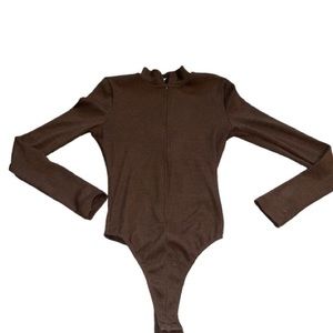 Fashion nova-Medium zip-up Brown bodysuit , great condition